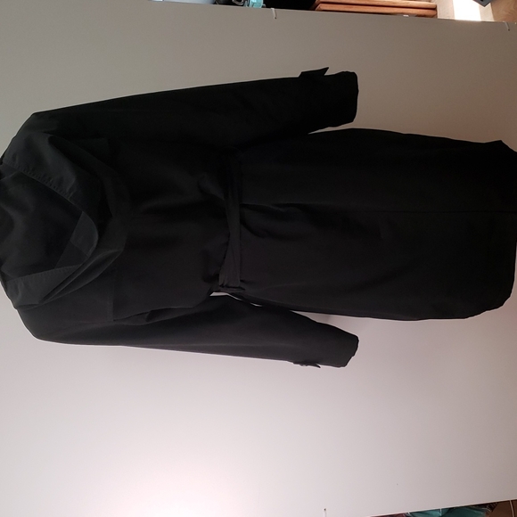 16P Fleet street black trench coat.  D34 - Picture 6 of 15